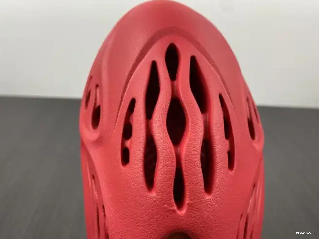 Yeezy Adidas Red Foam CW3355 0530